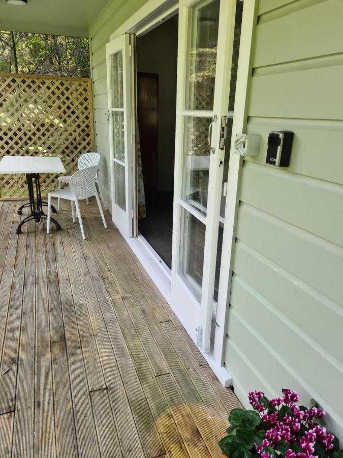 Pyes Pa Studio Apartment ตาอูรังกา ภายนอก รูปภาพ