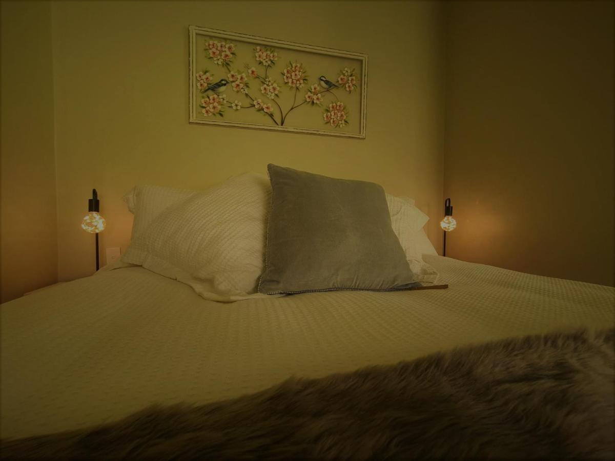 Pyes Pa Studio Apartment ตาอูรังกา ภายนอก รูปภาพ